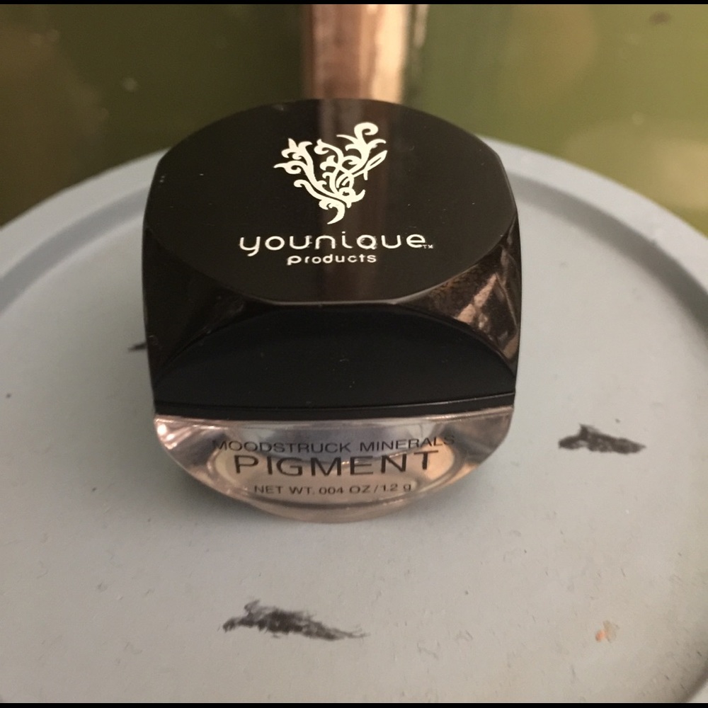 Younique Mineral Pigment