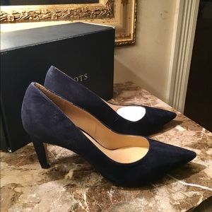TALBOTS NEW BLUE SUEDE PUMPS!