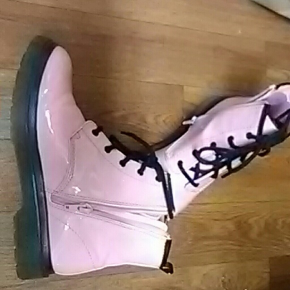 Candie's Other - $4 Candie' s Pink Glitter Boots