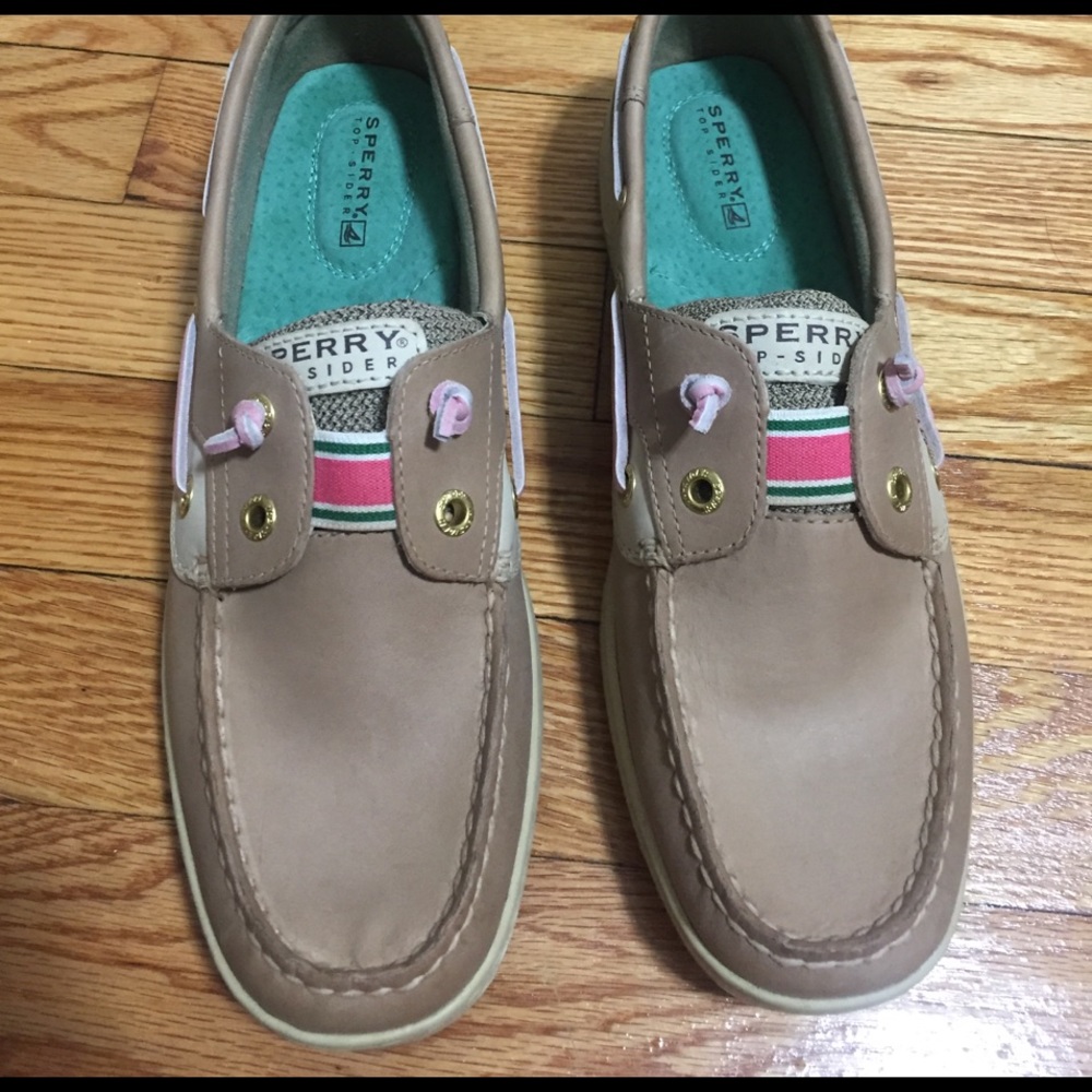 Sperry's size 8