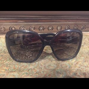 Salvatore Ferragamo like new big bold sunglasses