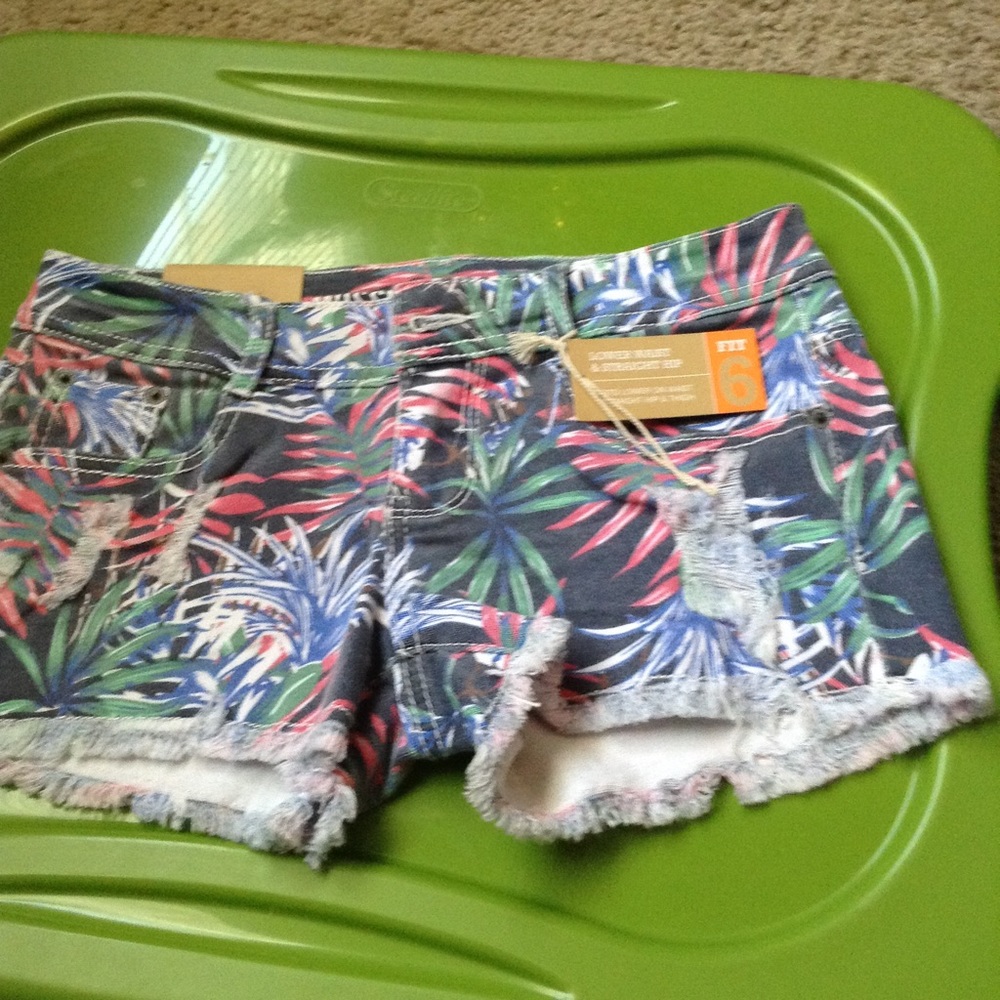 REDUCED Mossimo shorts