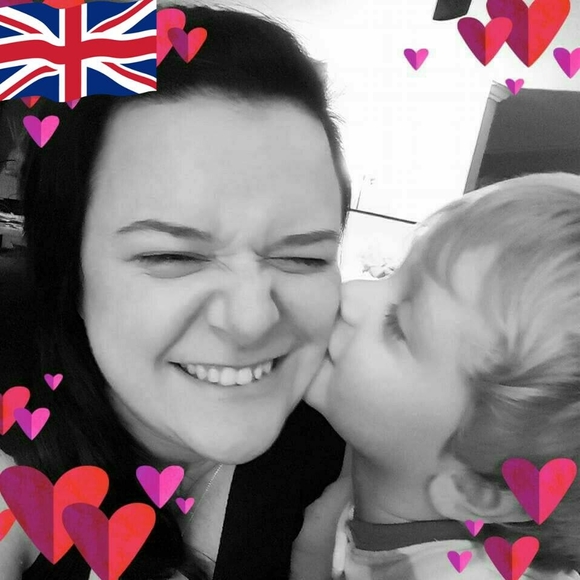 Meet your Posher, Vicky - Picture 1 of 1