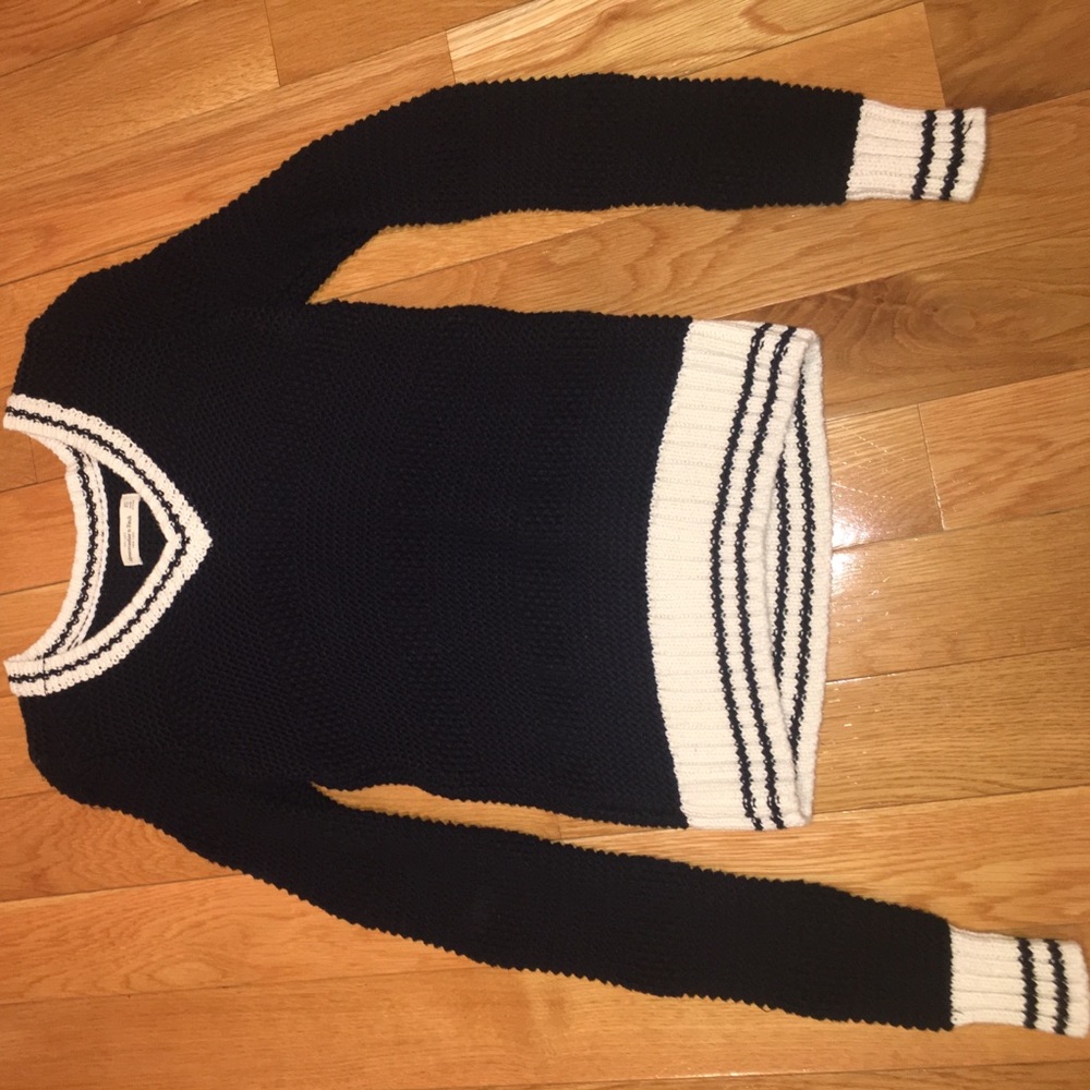 Abercrombie & Fitch sweater
