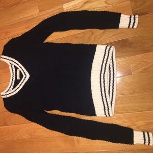 Abercrombie & Fitch sweater