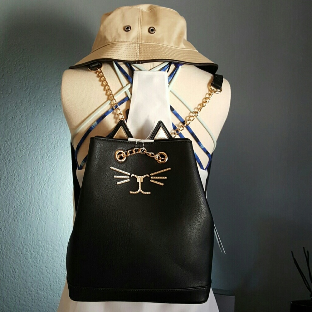 Medium Black Backpack🌻🌸TODAY ONLY 10% MD