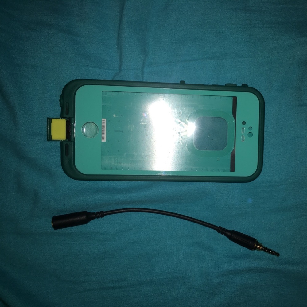 Iphone 5/5s lifeproof case