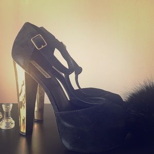 Steve Madden black heels peep toe