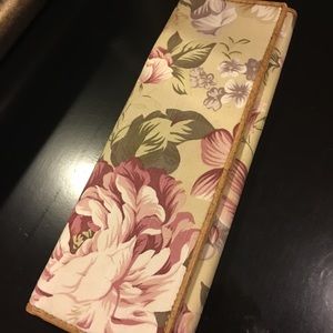 Multicolor clutch bag