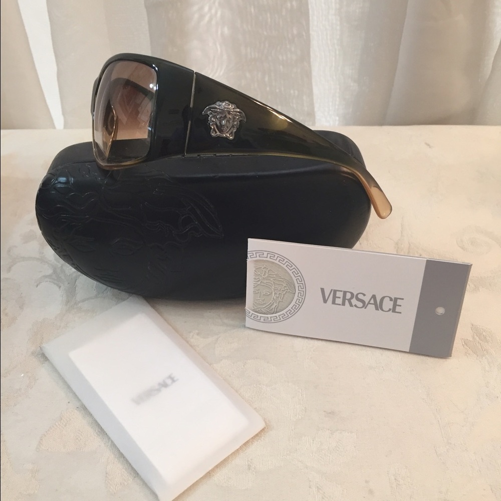 SOLD!!! Versace Medusa Ombré Style sunglasses - Picture 1 of 4