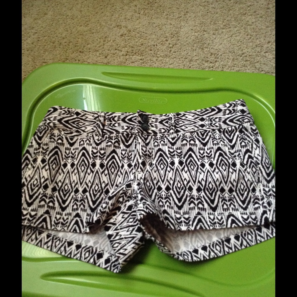 REDUCED Ae shorts