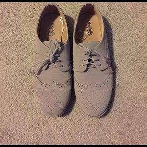 Tan women's dress shoe