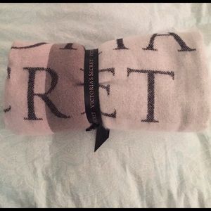 Victoria's Secret 2016 Limited Edition throw