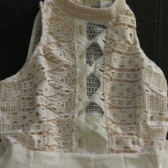 Sleeveless Romper - Picture 5 of 8