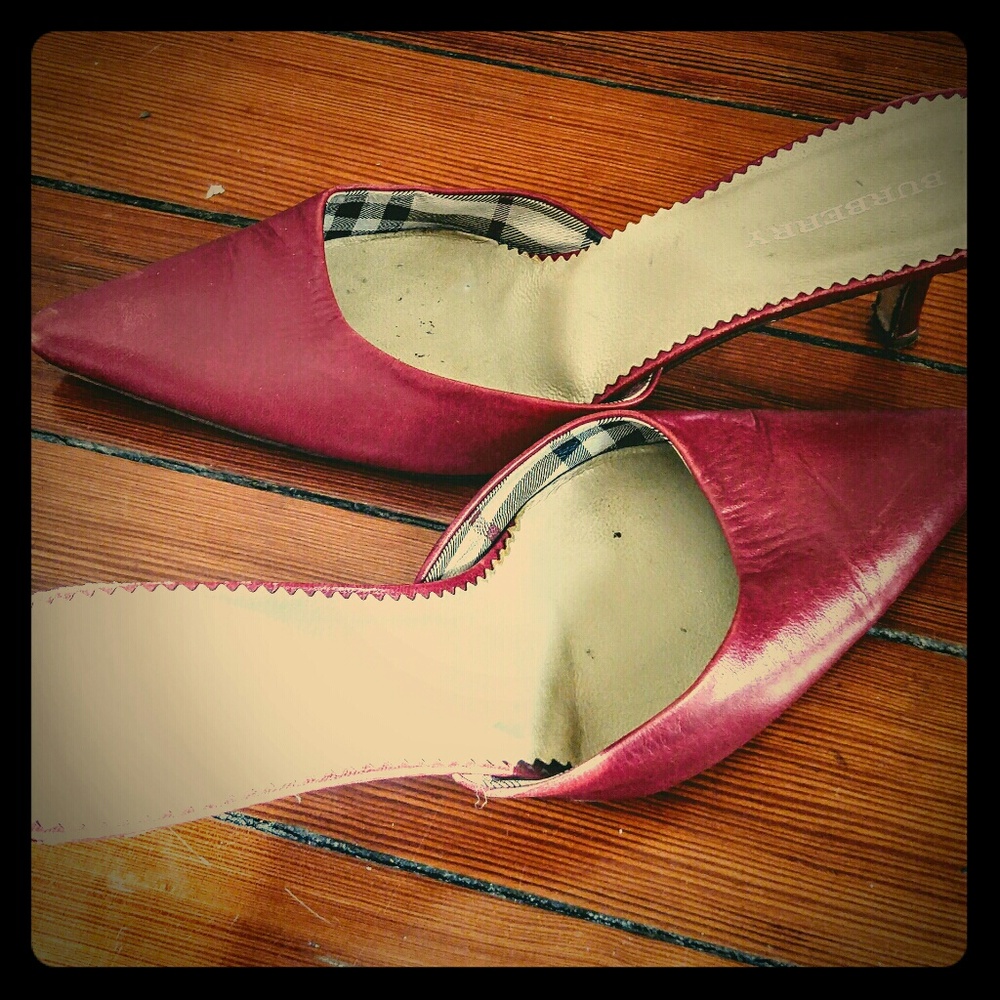 Burberry red leather mules