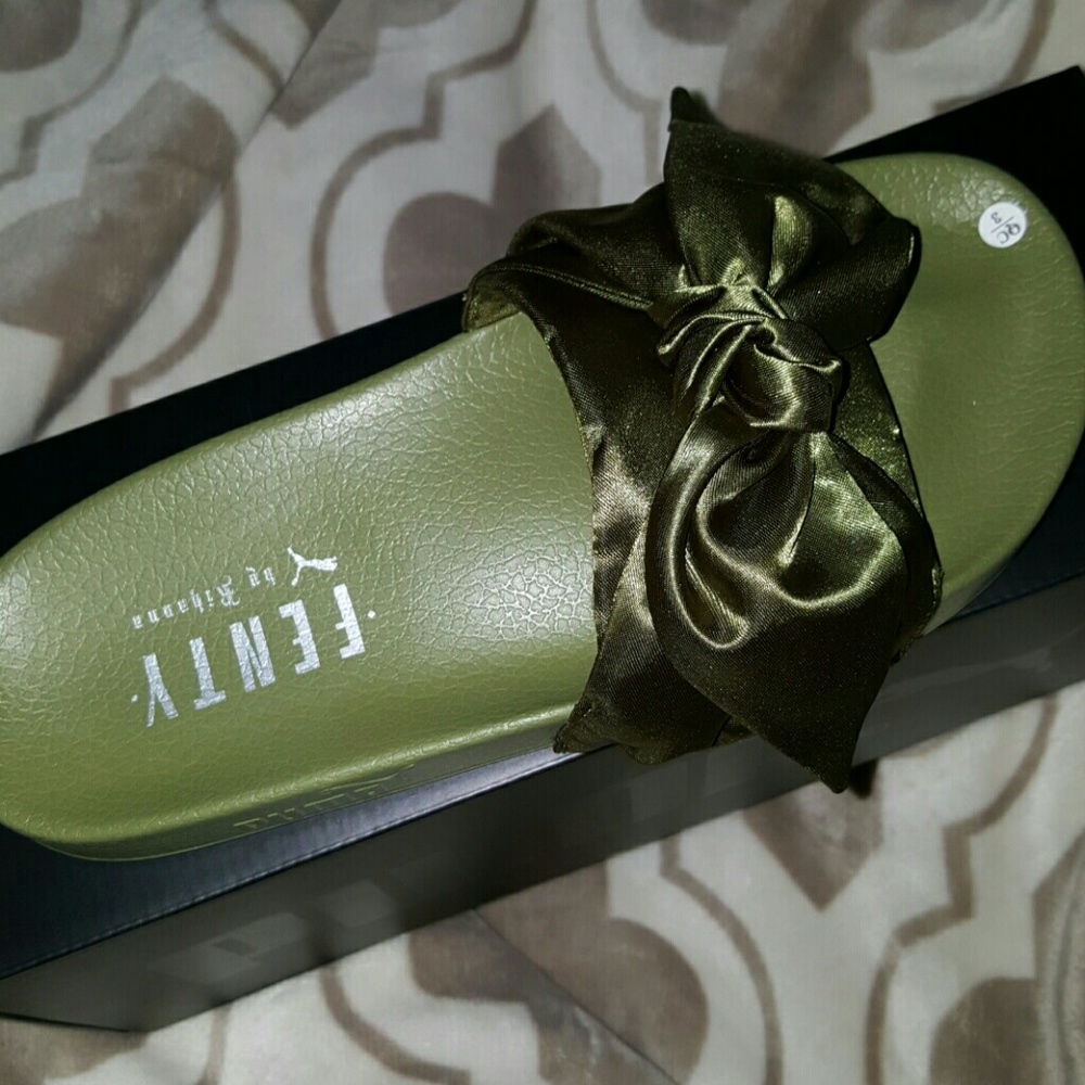 Rihanna Fenty Bow Slides