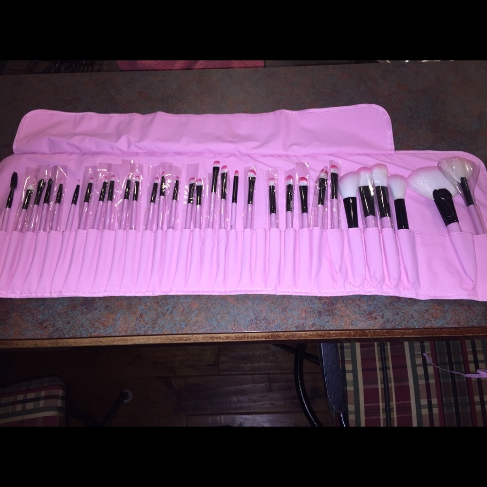 Brush set! - Picture 4 of 4