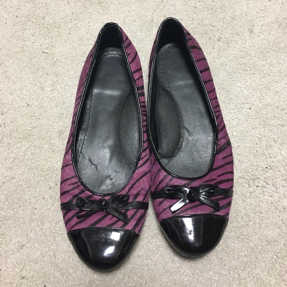 Like new Vaneli purple flats