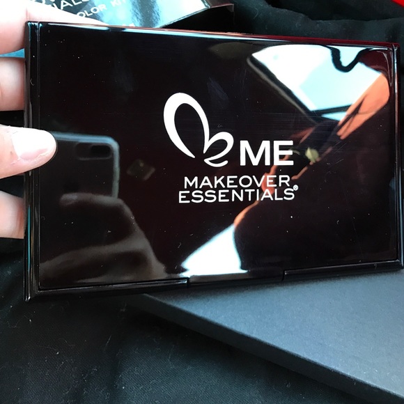 Essential face color kit - Picture 2 of 3