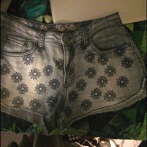 Daisy shorts
