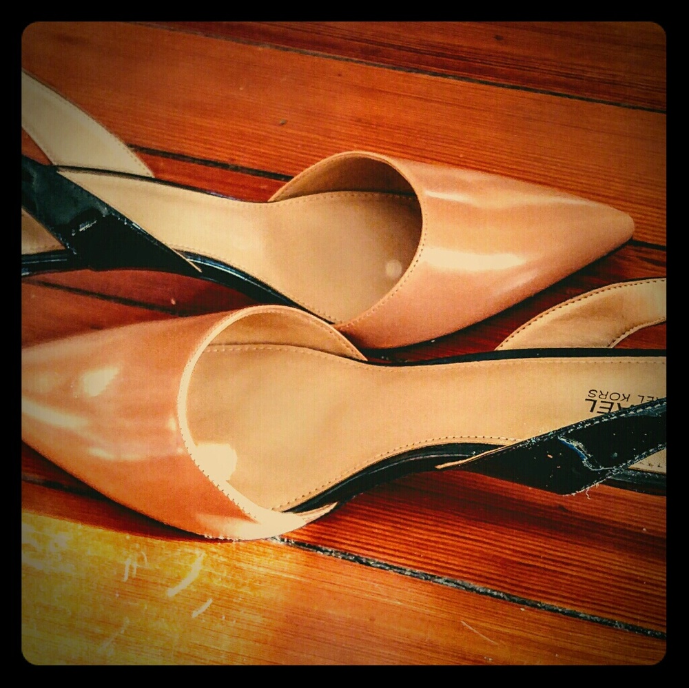 *** BRAND NEW****Medium heel brand new, never worn