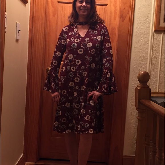 Burgundy V-Neck Swing Dress - Picture 4 of 8