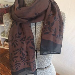 black and brown scarf