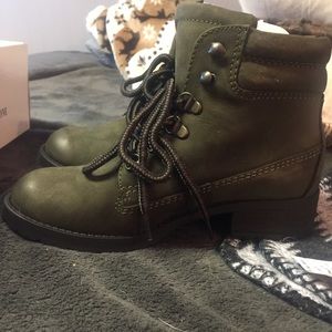 STEVE MADDEN GIRLS BOOTS OLIVE GREEN 5 1/2