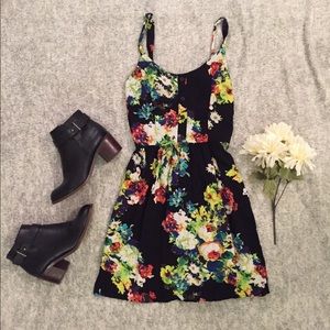 PRICE DROP⬇️ Floral Dress
