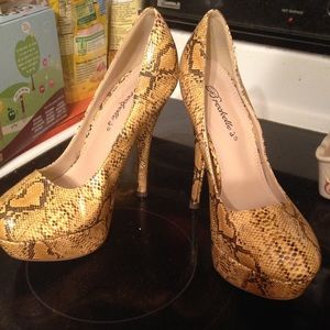 Snakeskin print platform high heels