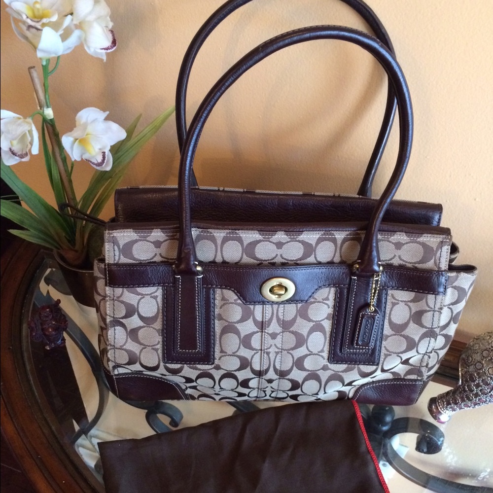 Coach signature Hampton carry all tote 👜