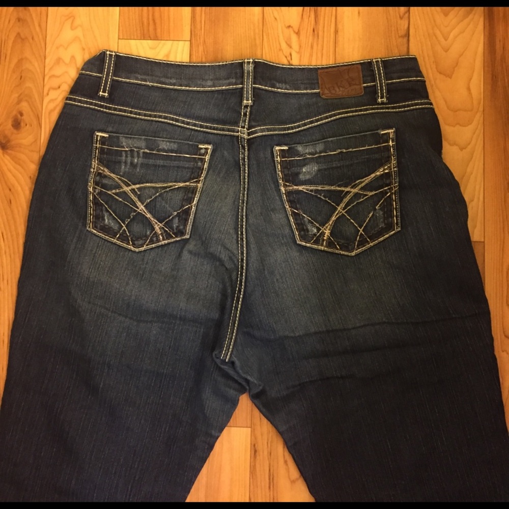 Capris - Picture 3 of 4