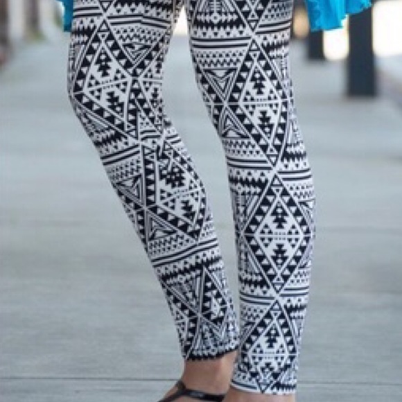 Ultra Soft Diamond Print Leggings - Picture 2 of 2