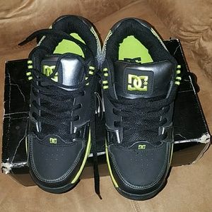 Brand new with tags DC Versatile XE sneakers
