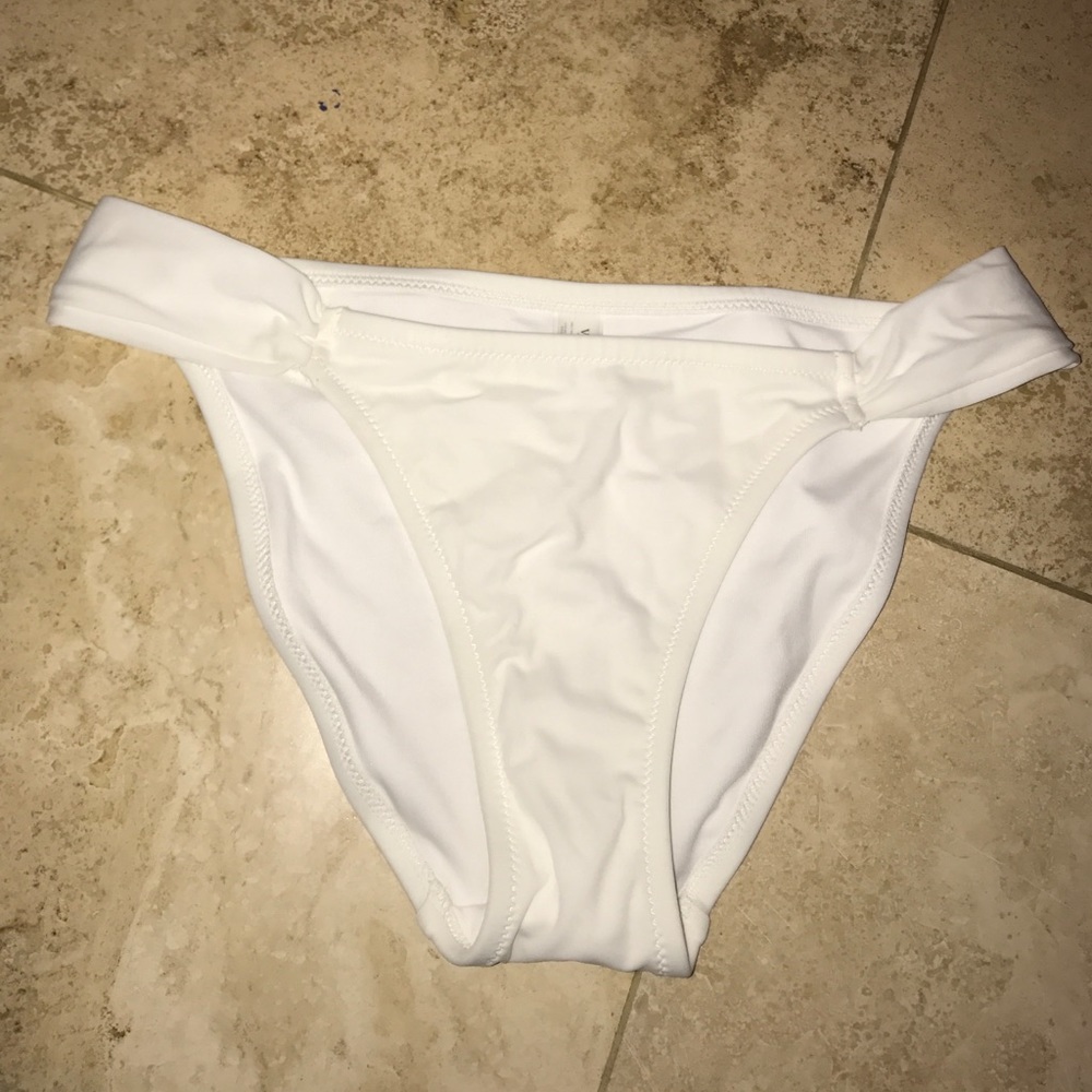 Plain white bikini bottom! ✨
