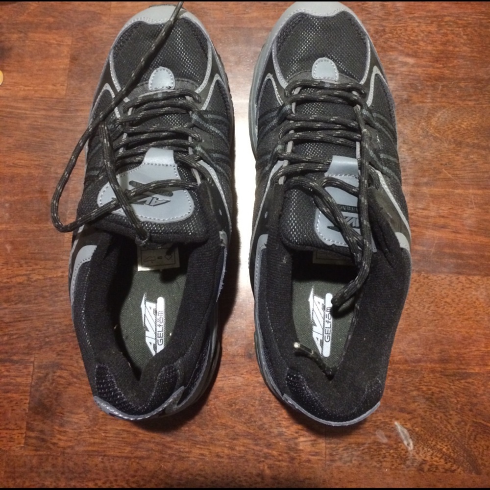 Avia men's athletic shoes, size 9