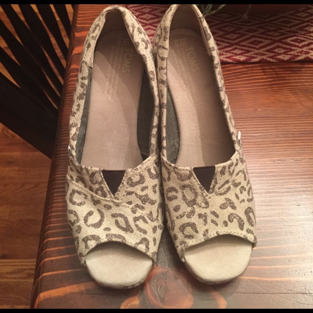 Toms wedges