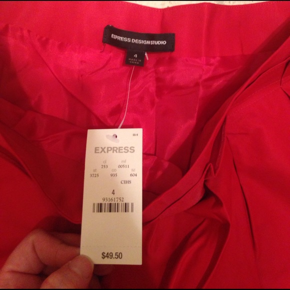 Brand new express skirt - Picture 2 of 4