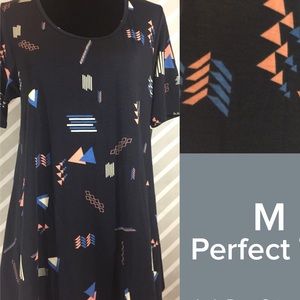 LulaRoe Medium Perfect T 💗 Dark Navy Background!