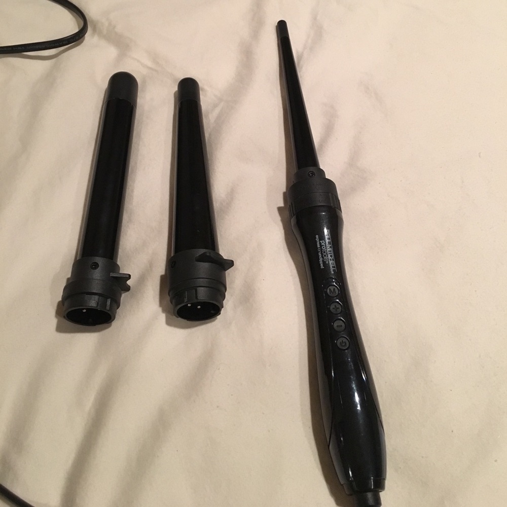 Paul Mitchell curling wand. Titanium