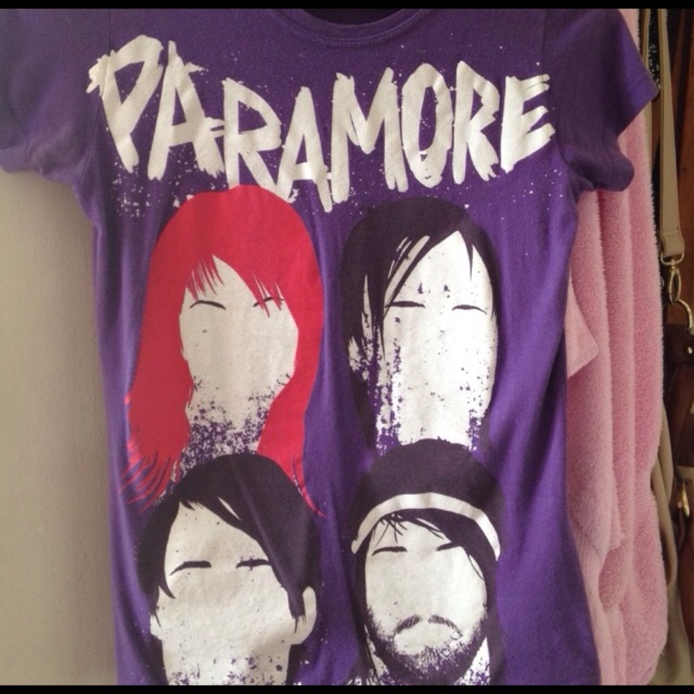 ❌SOLD❌Old school paramore tshirt