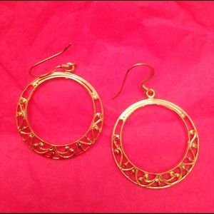 Gold filigree earring findings. Size of quarter.