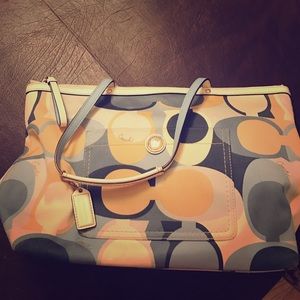 Coach bag, for spring. Never used. Great colors.