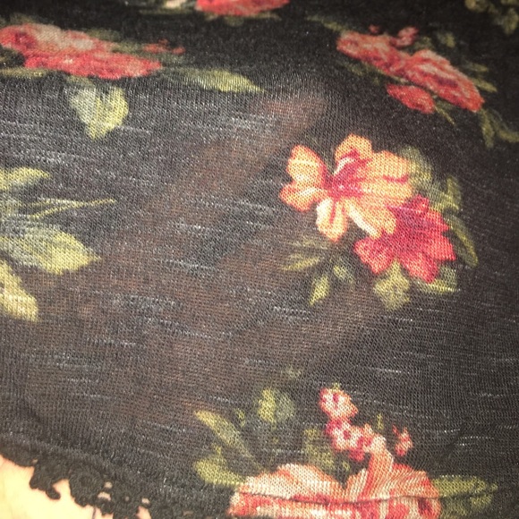 Rose Pattern Crop Top - Picture 2 of 4