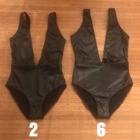 NWT black faux leather plunging printed monokini - Picture 4 of 4