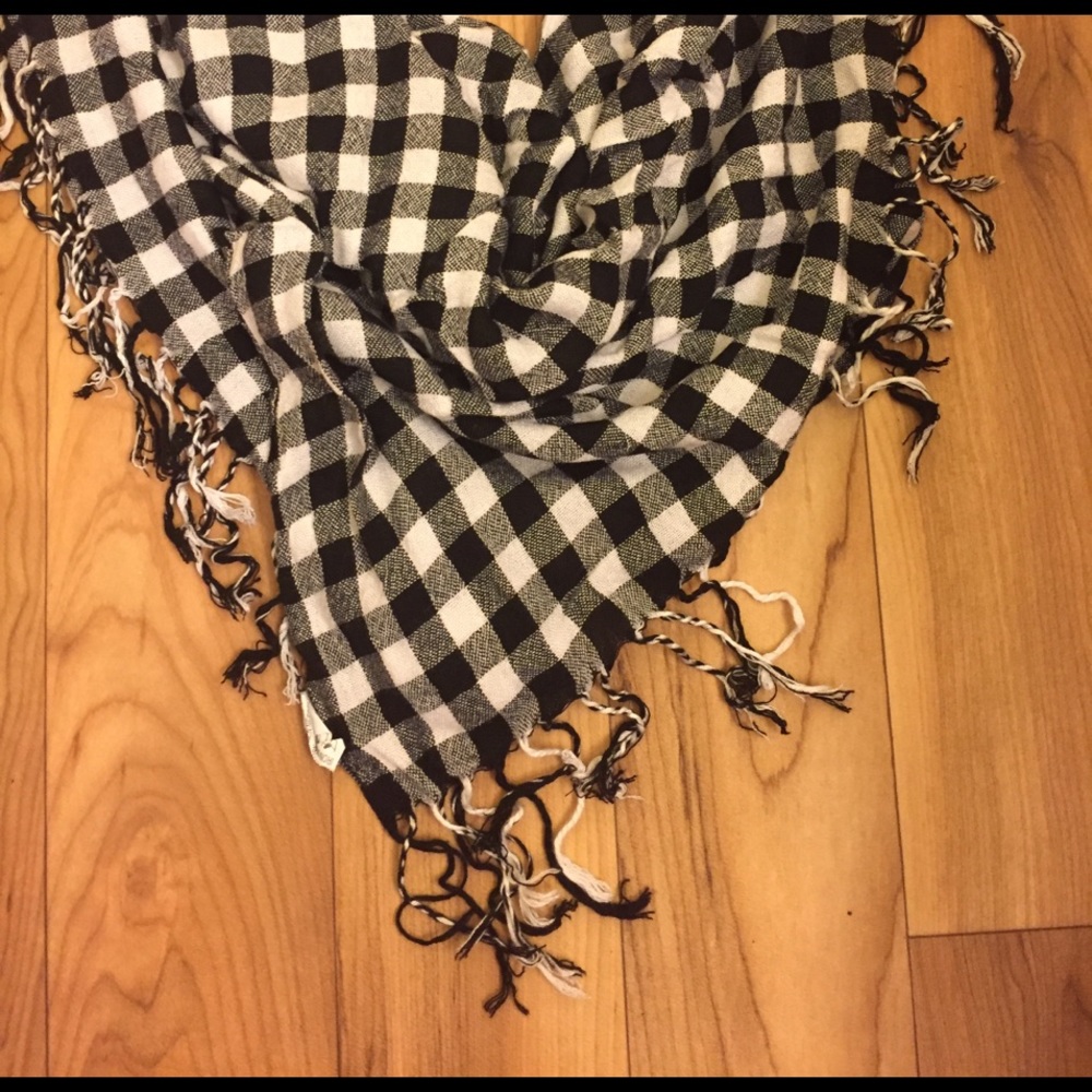 Scarf - Picture 2 of 3