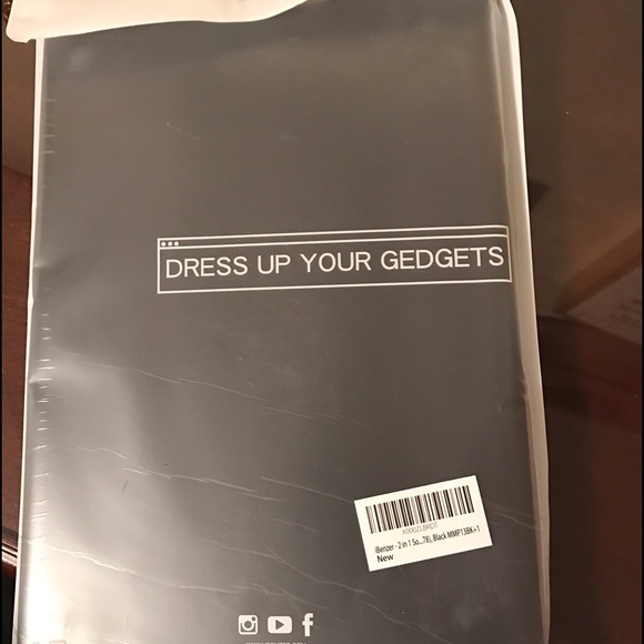 MACBOOK PRO BLACK CASE - Picture 1 of 1