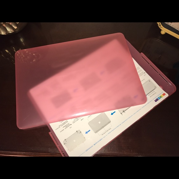 MACBOOK PRO CASE - Picture 1 of 1