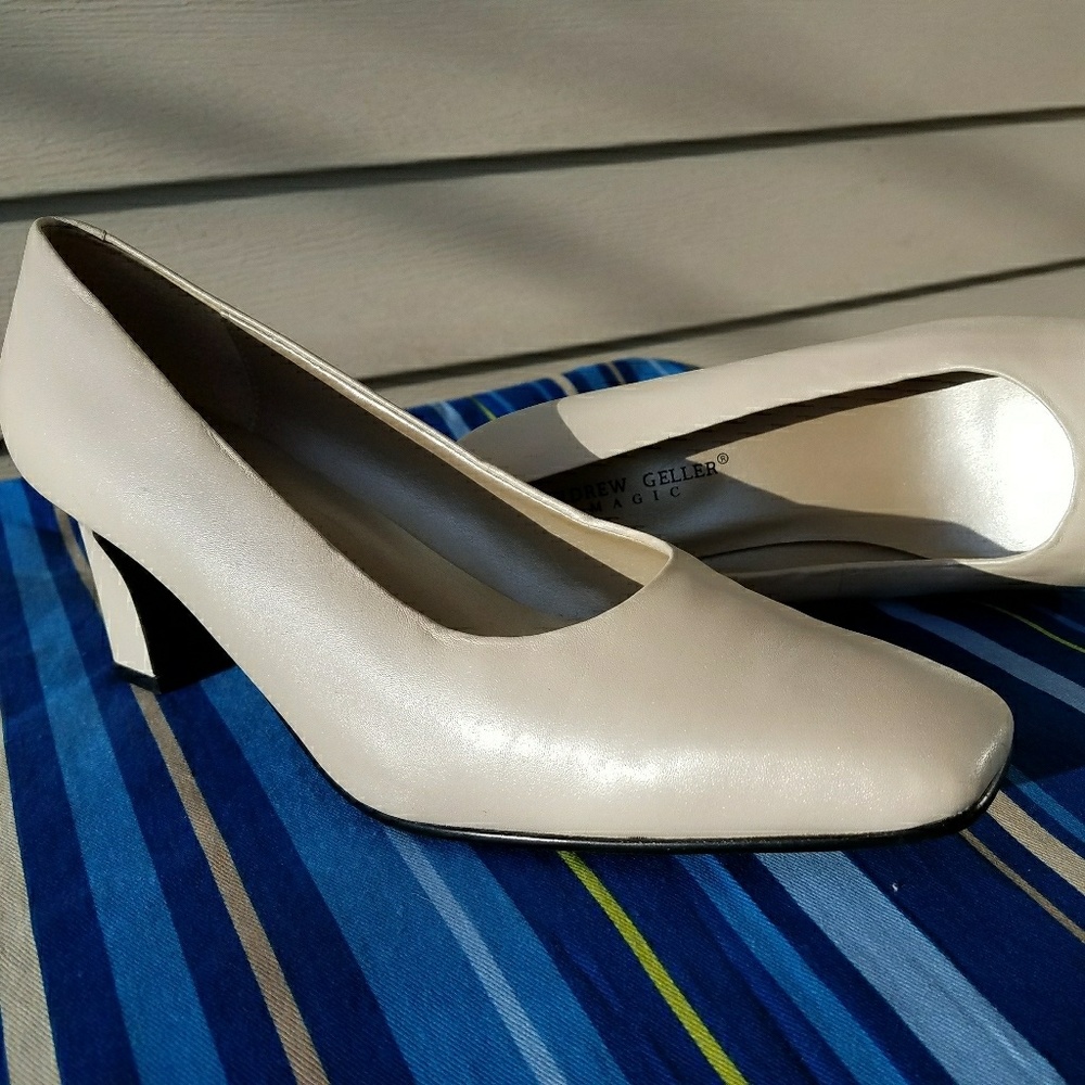 Andrew Geller "Maestro" Pumps