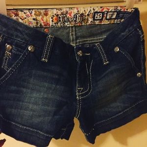 Miss Me Shorts size 25